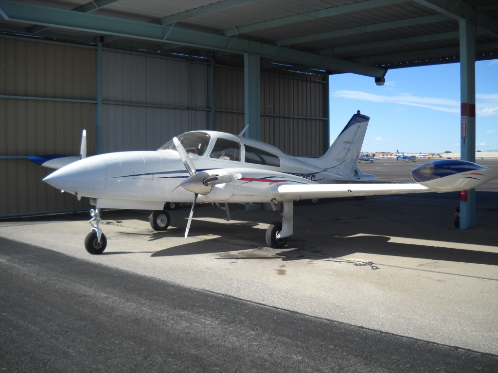 Cessna 310 R with Garmin 430W